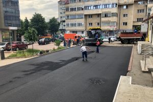 A fost semnat contractul pentru întreţinere şi reparaţii străzi în municipiul Botoşani. Ce firmă a câştigat licitaţia