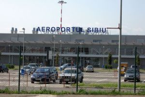 Taximetrist mustrat de un poliţist la Aeroportul Sibiu – „Te amendez dacă nu iei clienţii”