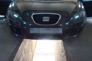 Autoturism confiscat la frontiera pentru trafic cu tigari