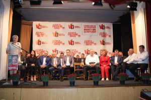 Simpatizanţii şi membrii PSD din judeţul Suceava au primit-o pe Viorica Dăncilă ca pe ...