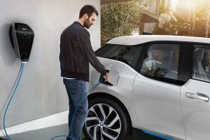 Iony ”loveşte„ din nou – clienţii îşi pot încărca gratuit maşinile electrice