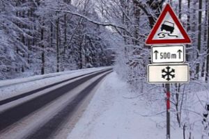 Se anunţă o iarnă grea. România, lovită de vortextul polar. Când apar ninsorile