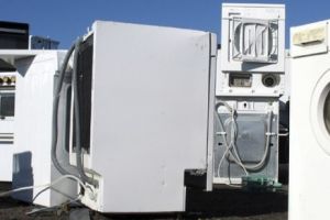 A inceput colectarea deseurilor electrice si electronice, la Ploiesti. Vezi unde poti scapa de vechituri