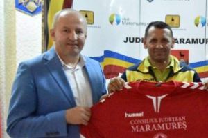 Vicepresedintele Doru Dancus sustine sportul maramuresean. Echipament sportiv pentru echipele de fotbal din Maramures, oferite de Consiliul Judetean