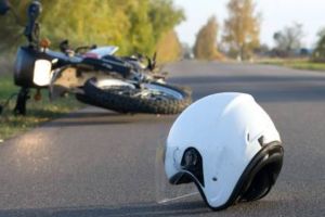 Broşteni : Motociclist rănit grav în accident
