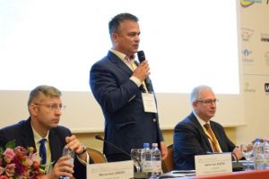 Conferinţă la Braşov: „Industria aeroportuară în România – prezent şi viitor”