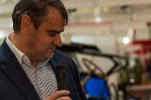 Un inginer din Deva a inventat un mecanism care creste autonomia masinilor electrice cu 30%