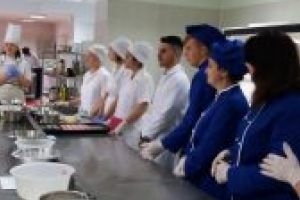 Liceul Tehnologic „Constantin Brâncuşi”, activităţi pentru promovarea gastronomiei şi a judeţului, în ţară şi în străinătate