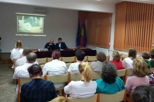 ”Tu poţi face lumină”: Ofiţeri anticorupţie, la SJU Bistriţa