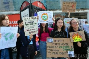 Marş pentru păduri, la Oradea. Un tânăr îşi va sărbători majoratul la protest şi îşi invită şi prietenii