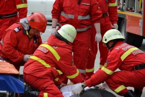 Hai să vezi cum lucrează salvatorii! Demonstraţii SMURD pentru orădeni, la Cetate