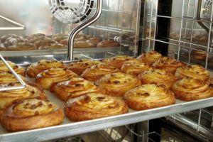 O patiserie şi două magazine alimentare din Satu Mare, amendate de inspectorii DSVSA