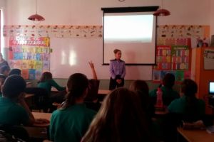 Activitati preventive ale politistilor constanteni la Școala nr. 17 ,,Ion Minulescu (galerie foto) 