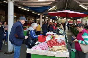 FOTO. Niciun bişniţar, astăzi, în Piaţa Someş. Doar SPP-ul poate face ordine!
