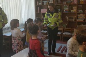 FOTO Poliţiştii locali au ajuns la grădiniţă