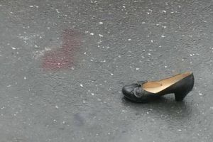 ACUM: Femeie lovită pe trecerea de pietoni de o maşină, în Focşani