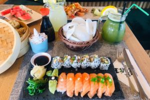 Povestea celui mai original restaurant asiatic din Sibiu –Yummy Yang City are doar bucătari chinezi