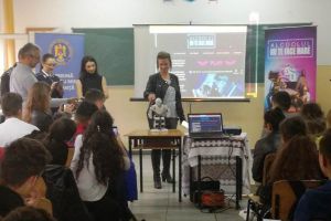 FOTO: Elevii de la Colegiul Tehnic “Valeriu D. Cotea” au aflat ce efecte negative poate avea alcoolul asupra organismului