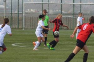 CSM pauză, Ladies joacă la fete