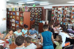 ”Bătălia cărţilor” îşi desemnează câştigătorii – Miercuri are loc finala la Biblioteca Astra