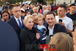 FOTO&VIDEO. Viorica Dăncilă a făcut baie de mulţime la Carei