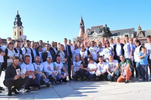 Pentru prima dată cetăţenii pot alege pe cine vor alege la anul!