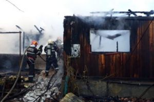 Fiind bolnav la cap, a incendiat casa bunicilor