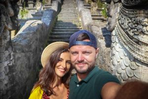 Sucevenii care au explorat Asia timp de un an de zile s-au întors acasă şi se pregătesc de ...