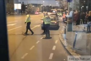 Coliziune între un autobuz RATBV şi o maşină, pe strada Mihail Kogălniceanu