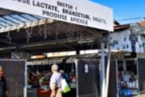 În hala de lactate din Caransebeş miroase a bătaie de joc!