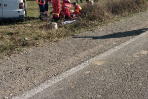 Un copil de 12 ani a murit, după ce a fost lovit de o maşină, în Săcele