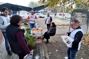 FOTO: Membrii Alianţei USR PLUS au promovat dreptul la fericire prin localităţile judeţului