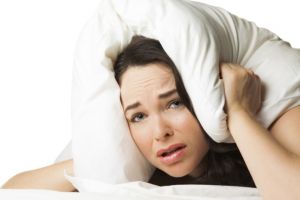 Amenzi mai mari, pentru gălăgie în bloc. Vecinii care tulbură liniştea pot face şi muncă în folosul comunităţii