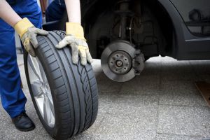 A început sezonul anvelopelor de iarnă obligatorii – Amenzile sunt destul de mari