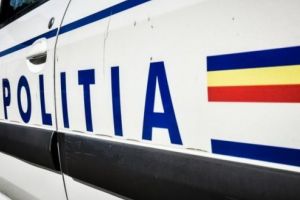 Dosare penale pentru comercializare de încălţăminte şi haine contrafăcute