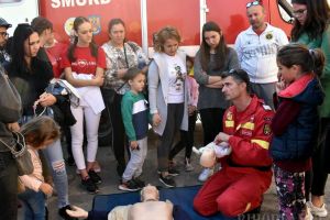 Go4Life: De ziua SMURD Bihor, peste 200 de elevi orădeni s-au întrecut în salvarea semenilor (FOTO / VIDEO)