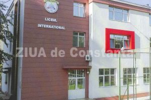 Ei completeaza categoria de ambasadori ai orasului“: Cinci elevi si opt profesori din Constanta, premiati de consiliul local (galerie foto+document)