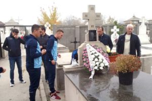 Fotbaliştii de la FC Argeş, la mormântul Gâscanului