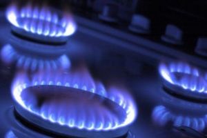 Economistul Cristian Socol, profesor la ASE: Programul de guvernare PNL: Facturile la gaze şi curent vor creşte cu 30%