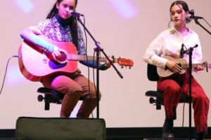 Câştigători la „Trivale Fest”, două eleve de la „Brătianu” şi doi ingineri