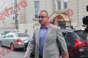 Viaţă GREA pentru Blejnar în spatele gratiilor. La un PAS să fie MUTILAT de un coleg de CELULĂ