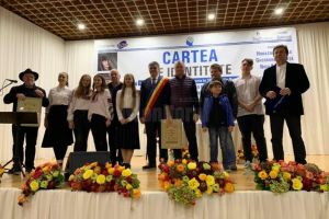 „Triada magnifică” a transformat Dumbrăveniul în capitala culturii româneşti