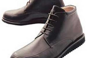 „5000 perechi feţe încălţăminte peste plan”