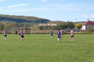 Patru meciuri cu cel puţin şase goluri în runda a XI-a