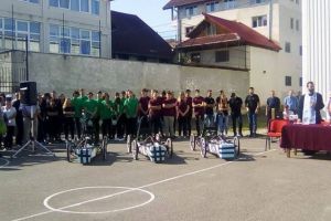 Primele maşinile electrice de curse construite de elevii de la Colegiul de Informatică intră în acţiune
