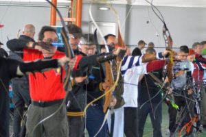 Acăţariul, asaltat de arcaşi