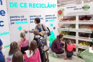 Preţul reciclării: Orădenii primesc recompense pentru reciclare, de la marile hipermarketuri din oraş (FOTO)
