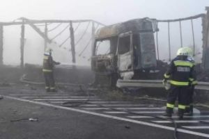 VIDEO ȘOCANT Patru români, doi părinţi şi doi copii, AU MURIT într-un teribil accident, în Ungaria: Sunt 7 morţi