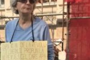 Protest paranoic la Timişoara, împotriva ministrului de Interne din Guvernul Orban! Vela, acuzat că apară securiştii criminali!