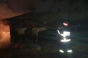 Judetul Tulcea: Incendiu in Mihail Kogalniceanu. Pompierii au intervenit (galerie foto)